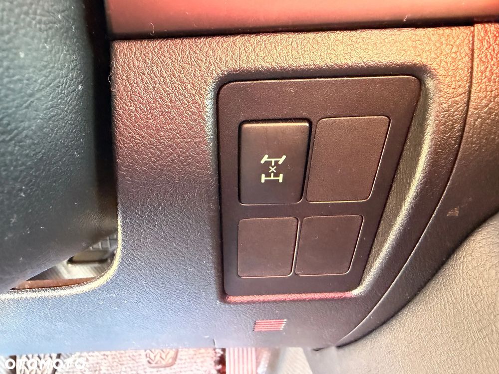 Toyota Land Cruiser - 12