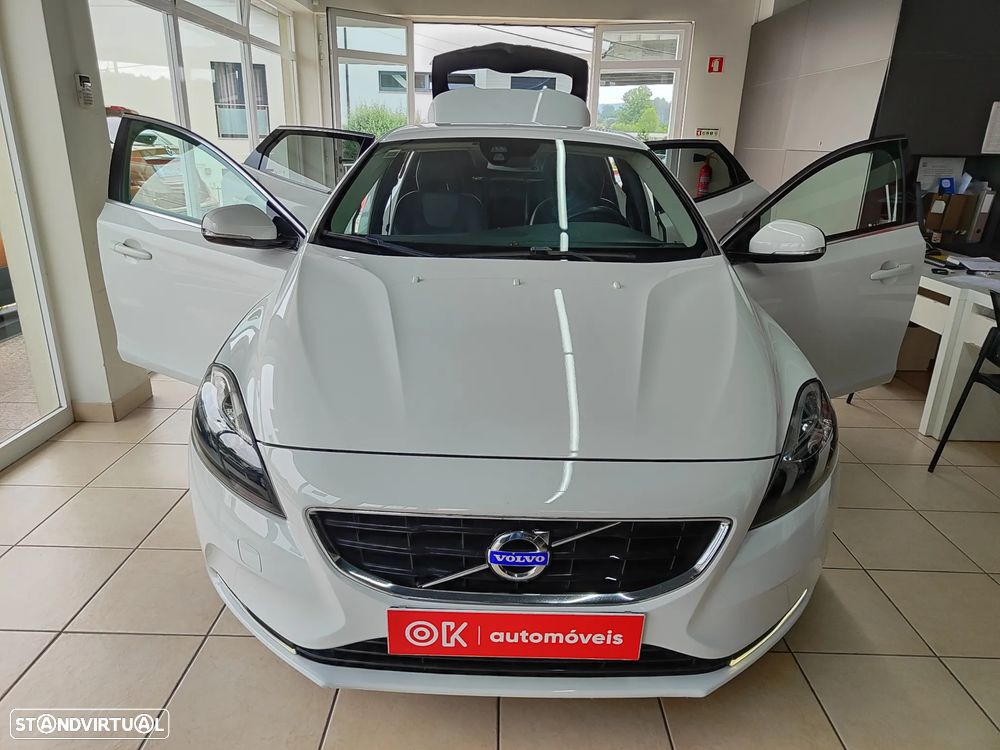 Volvo V40 D2 Momentum - 25