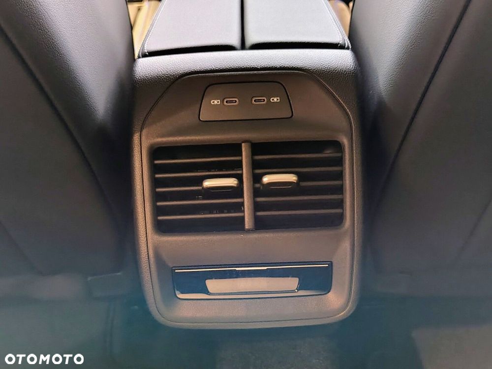 Volkswagen Passat - 29