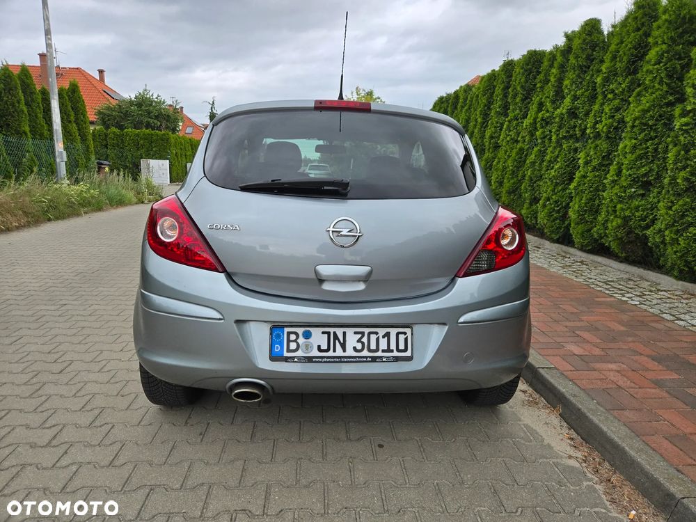 Opel Corsa 1.4 16V Edition - 4