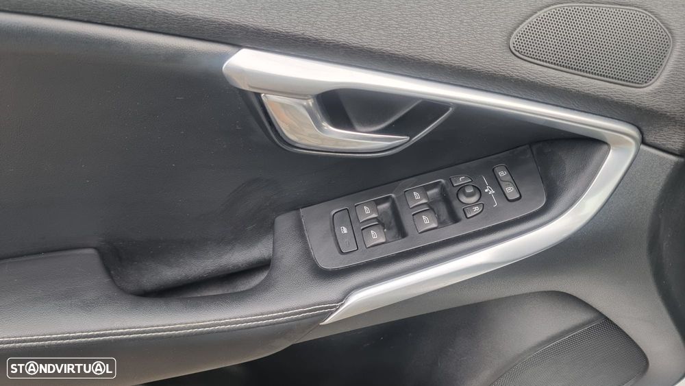 Volvo V40 2.0 D2 R-Design - 21