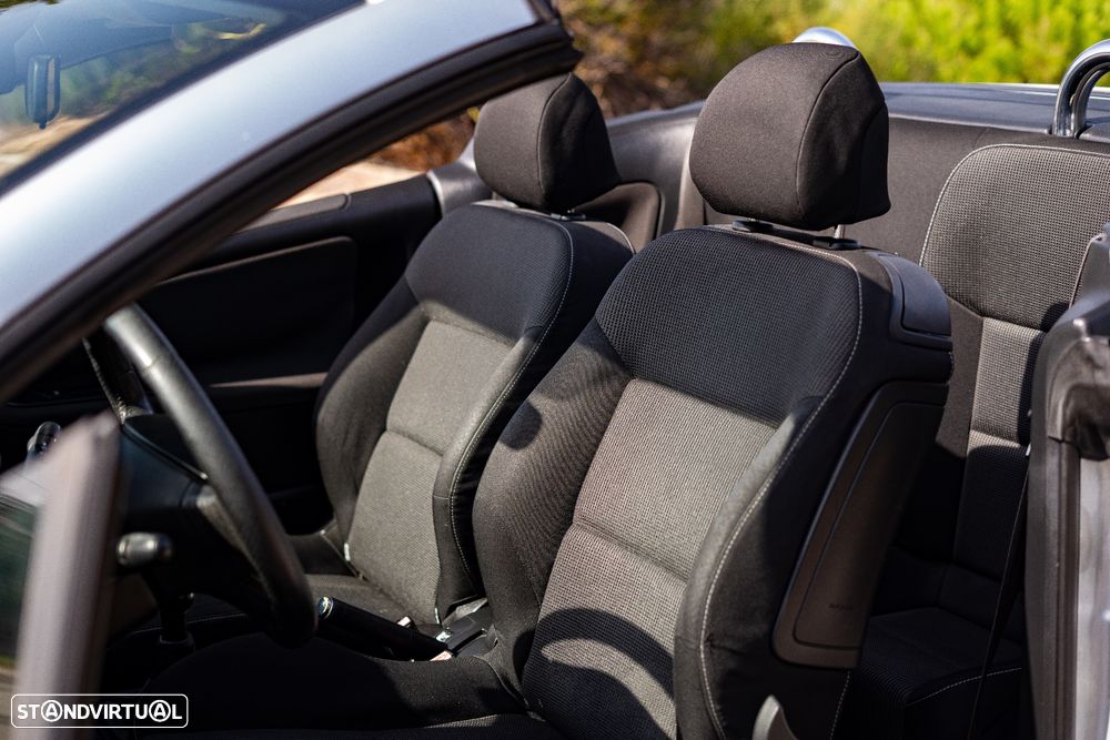 Peugeot 207 CC 1.6 HDi FAP - 14