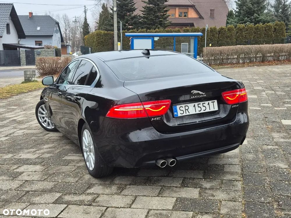 Jaguar XE 2.0 D Prestige - 7