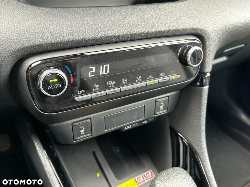 Toyota Yaris Hybrid 1.5 Style - 19