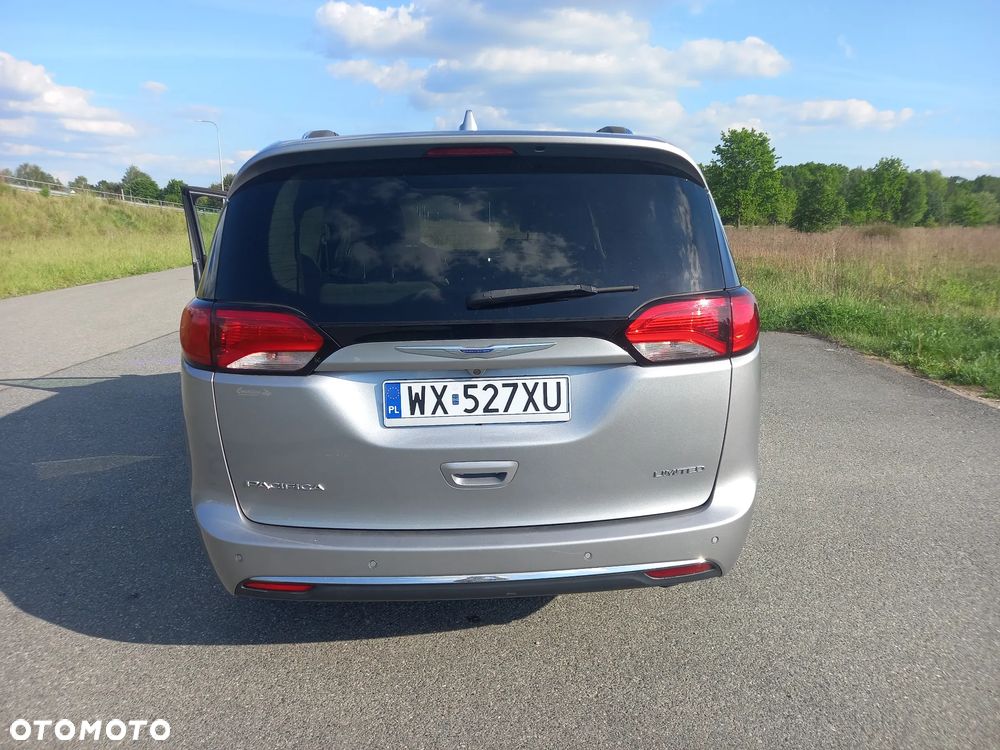 Chrysler Pacifica - 6