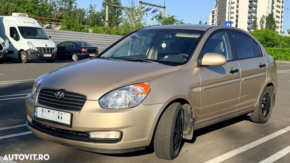 Hyundai Accent MC 1.4 DOHC GL STD - 2