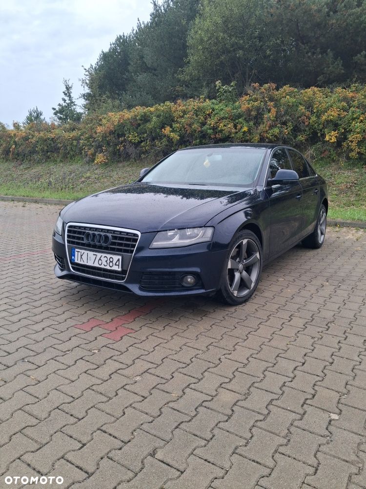 Audi A4 Limousine - 1