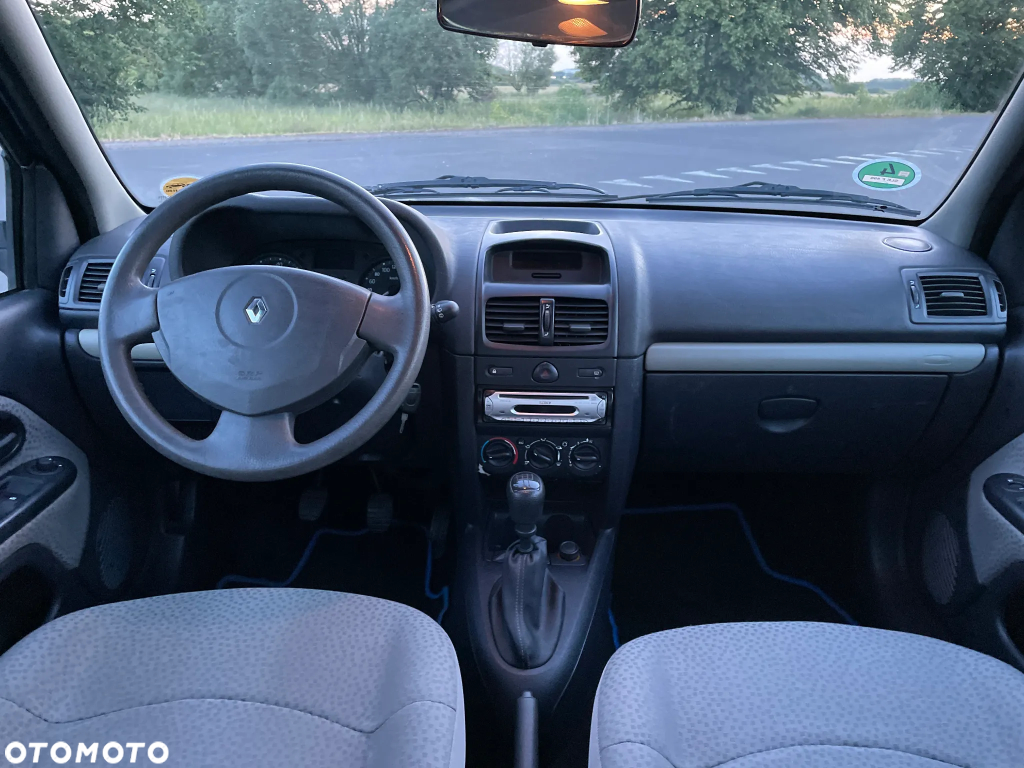 Renault Clio 1.2 16V Arctica - 9
