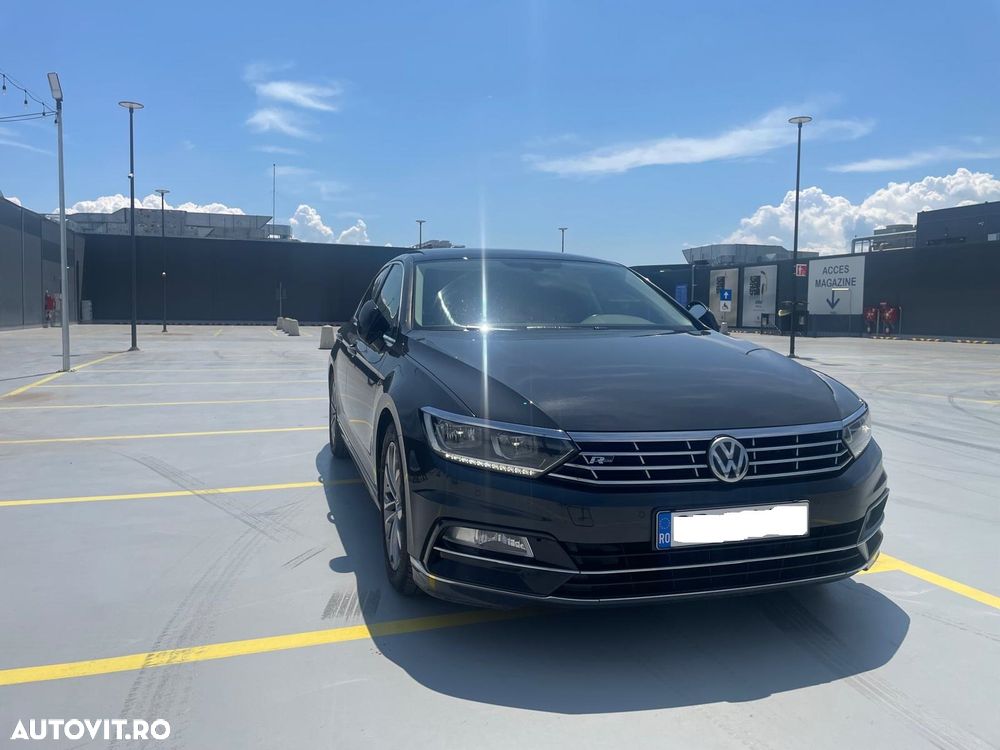 Volkswagen Passat - 1