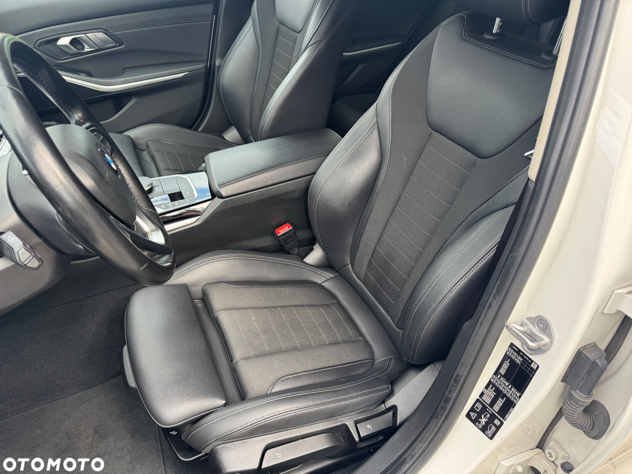 BMW Seria 3 320i xDrive Sport Line - 14