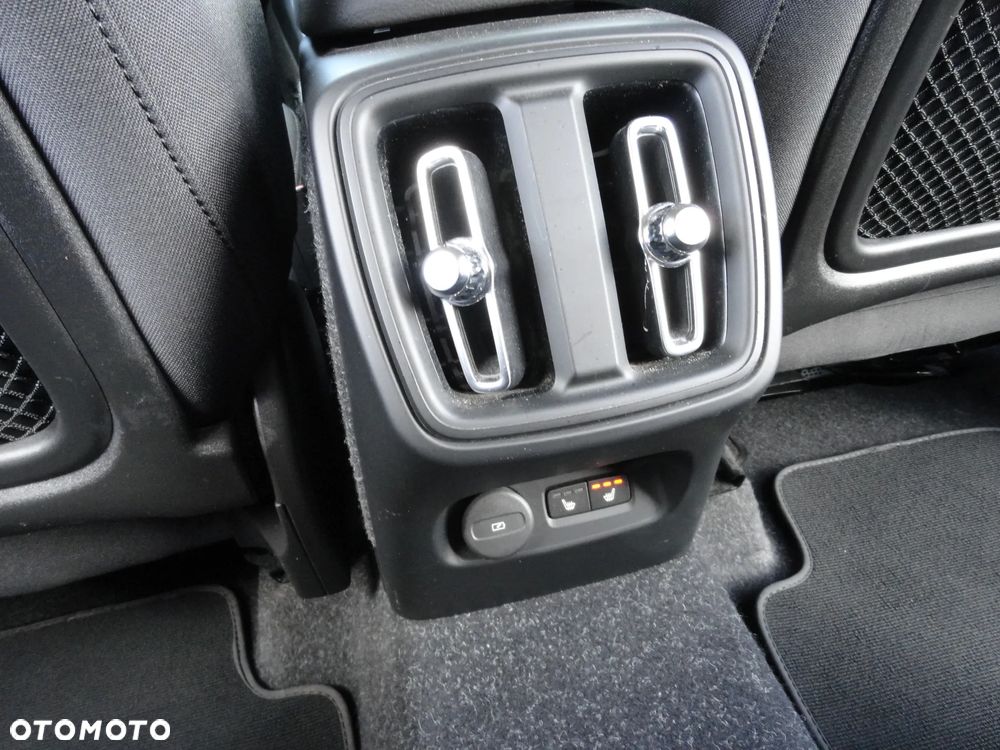 Volvo XC 40 D3 Momentum Pro - 13