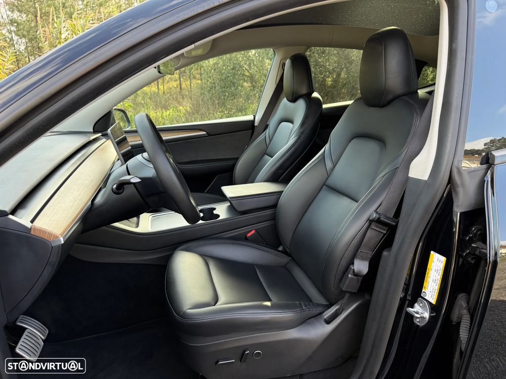 Tesla Model Y Performance Dual Motor AWD - 14