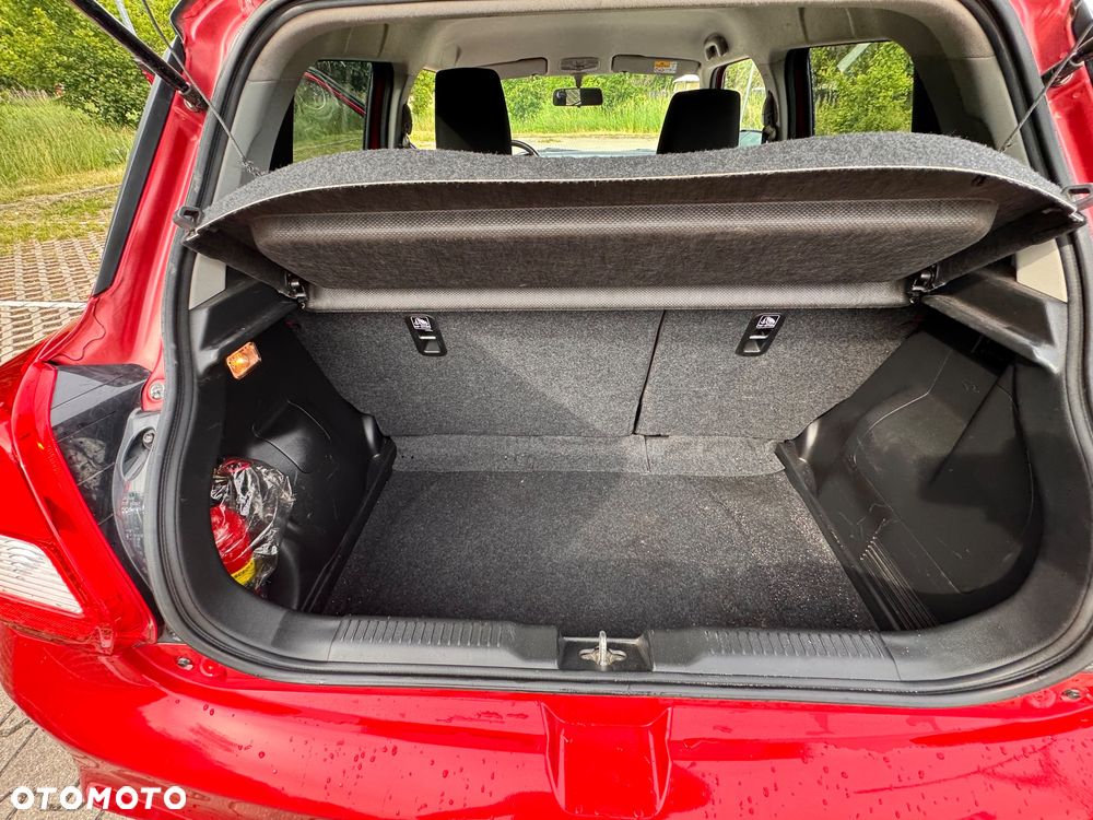 Suzuki Swift 1.2 Premium Plus CVT - 19