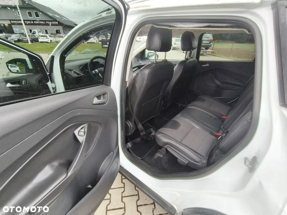 Ford Kuga - 16