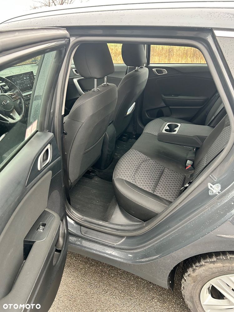 Kia Ceed 1.6 CRDi SCR L - 28