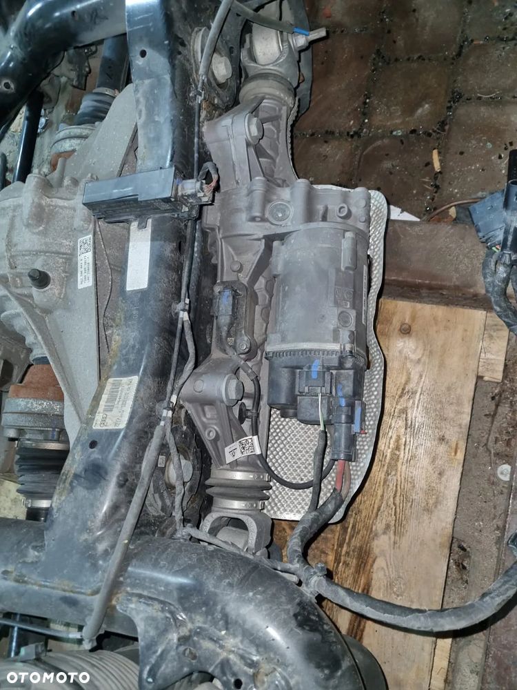 Kompletne zawieszenie tył pneumatyczne, oś skrętna Audi Q8 przebieg 70 tysięcy - 2