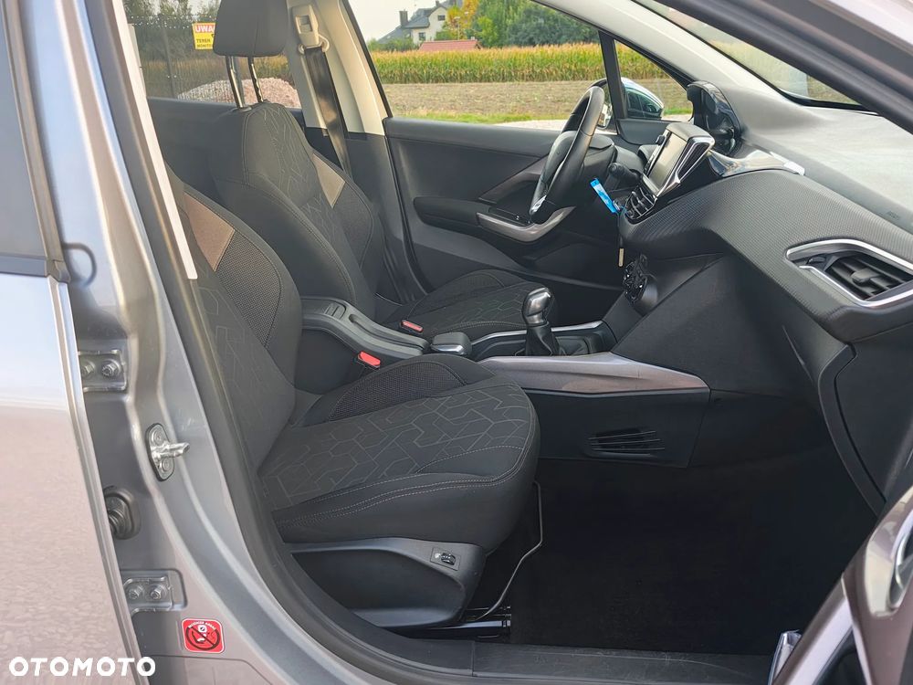 Peugeot 2008 1.6 BlueHDi Style - 29