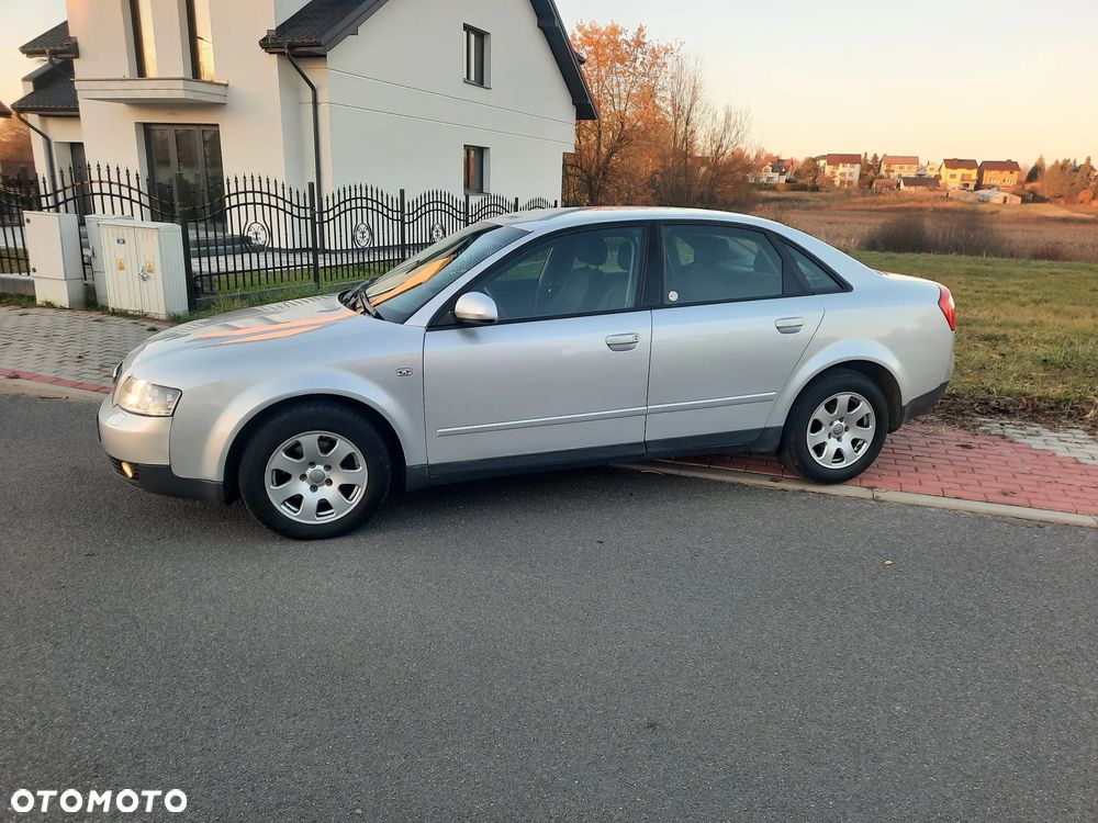 Audi A4 Limousine - 5