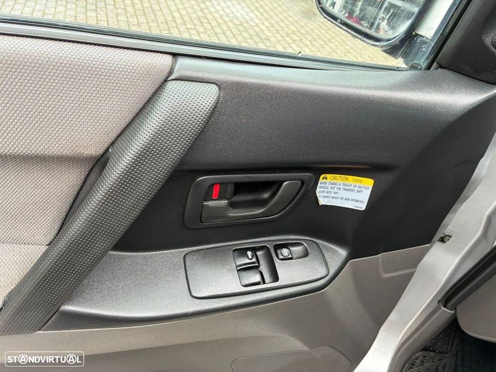 Mitsubishi Pajero 3.2 DI-D GLS - 5