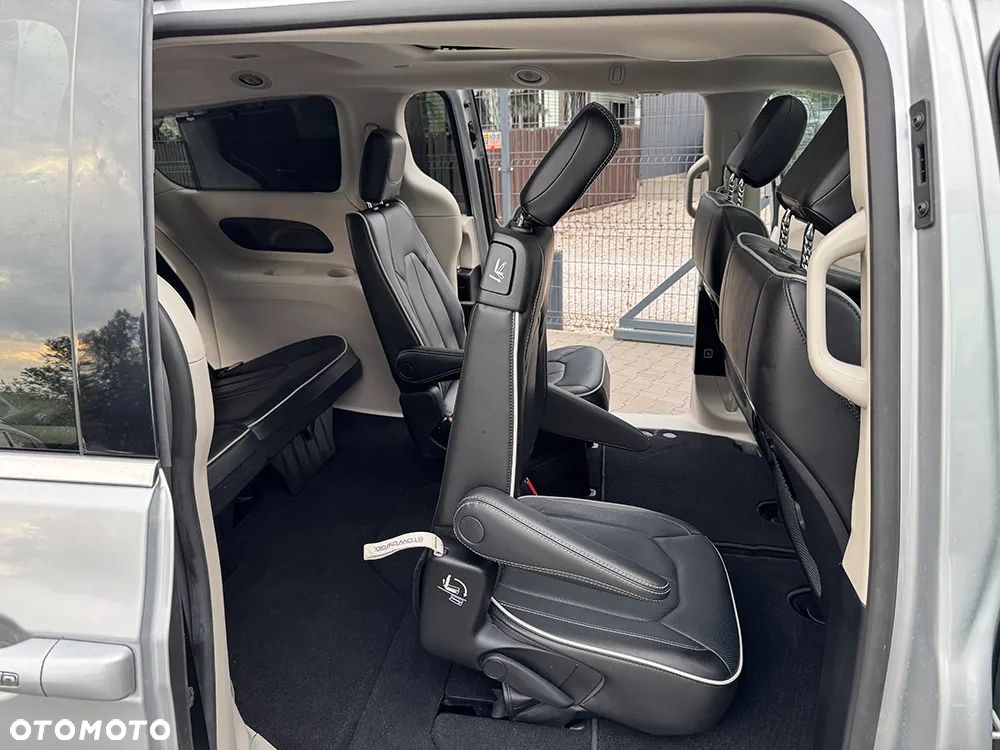 Chrysler Pacifica - 20