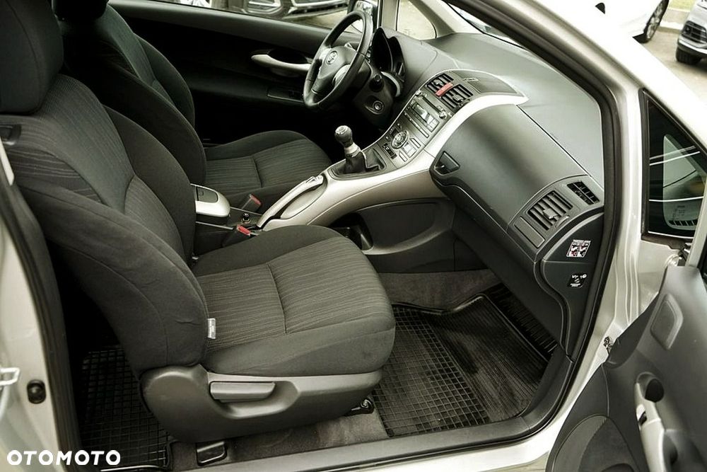 Toyota Auris - 15