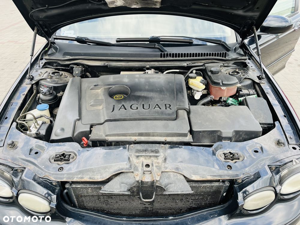 Jaguar X-Type 2.2 - 11