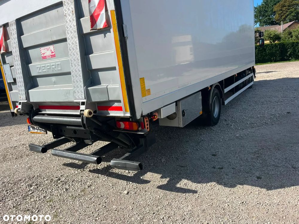 Volvo Dzierżawa izoterma z windą, otwierany bok - 21