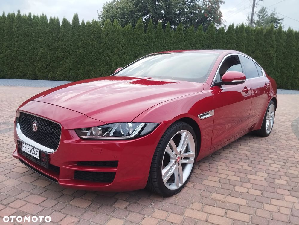 Jaguar XE 20t R-Sport - 16