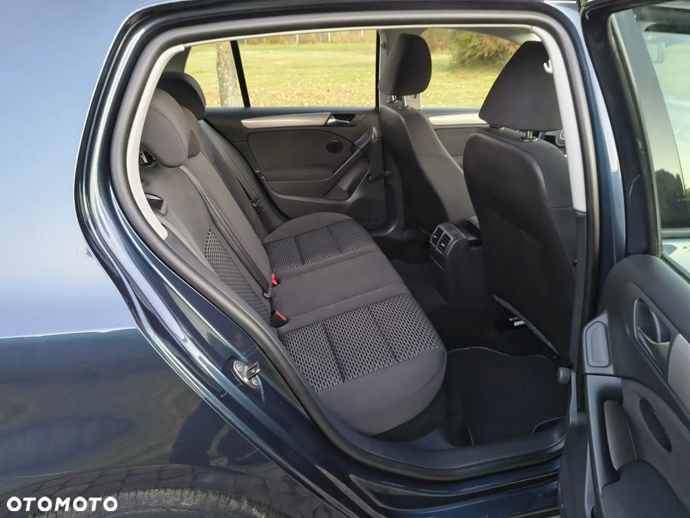 Volkswagen Golf 1.6 TDI BlueMotion Technology Cup - 17