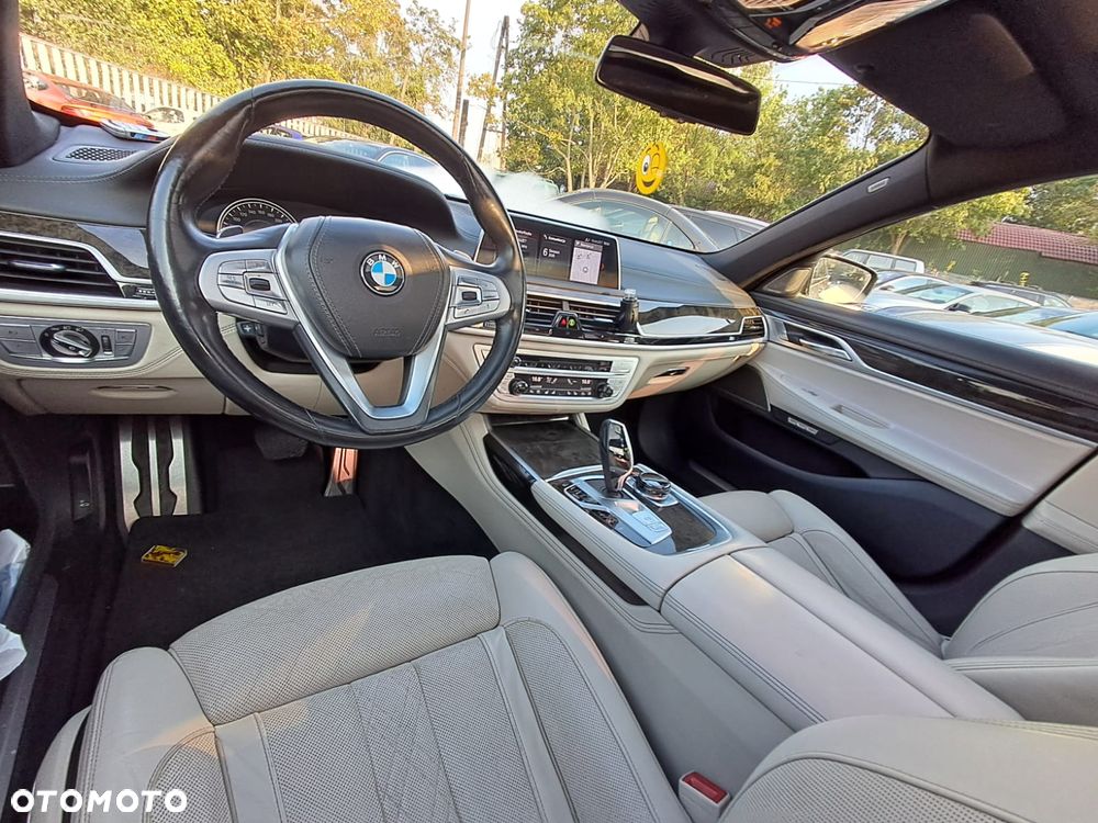 BMW Seria 7 740Li - 7