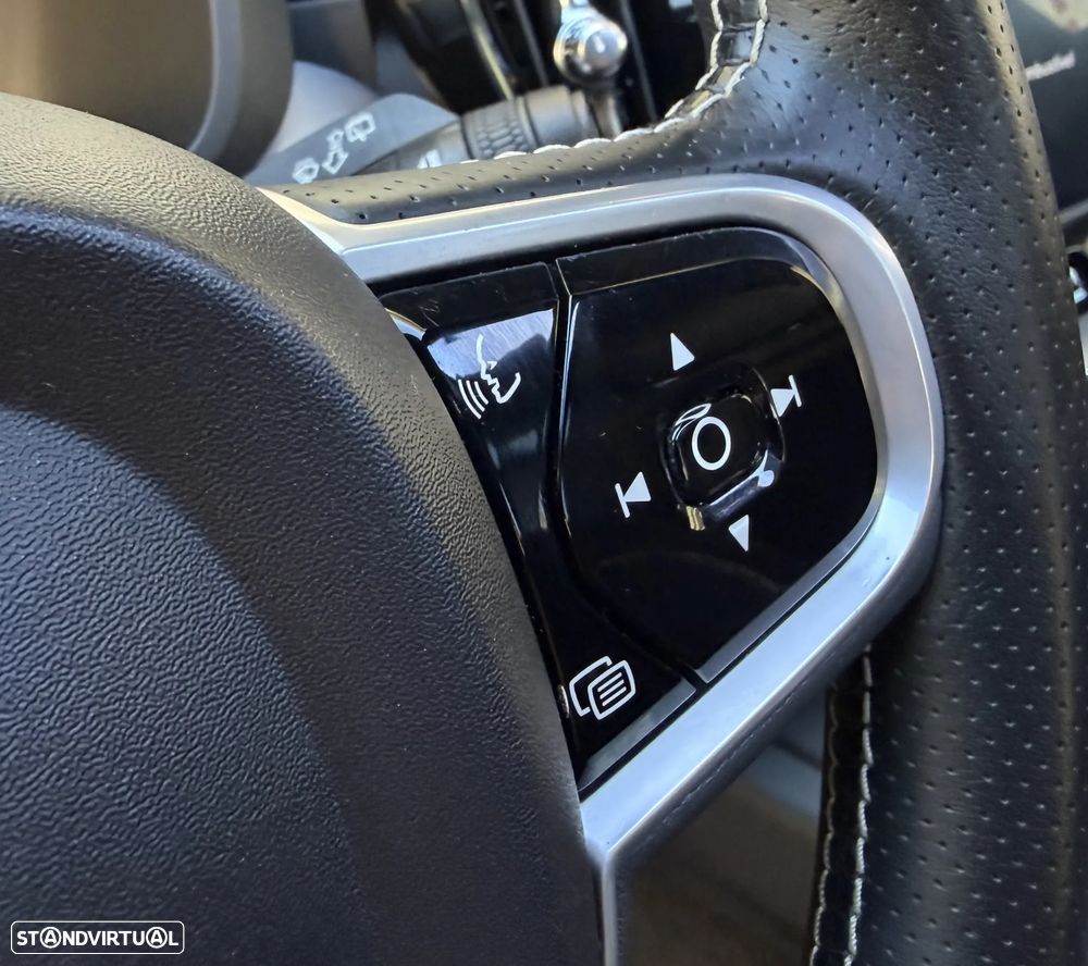 Volvo XC 60 2.0 T6 R-Design AWD - 19