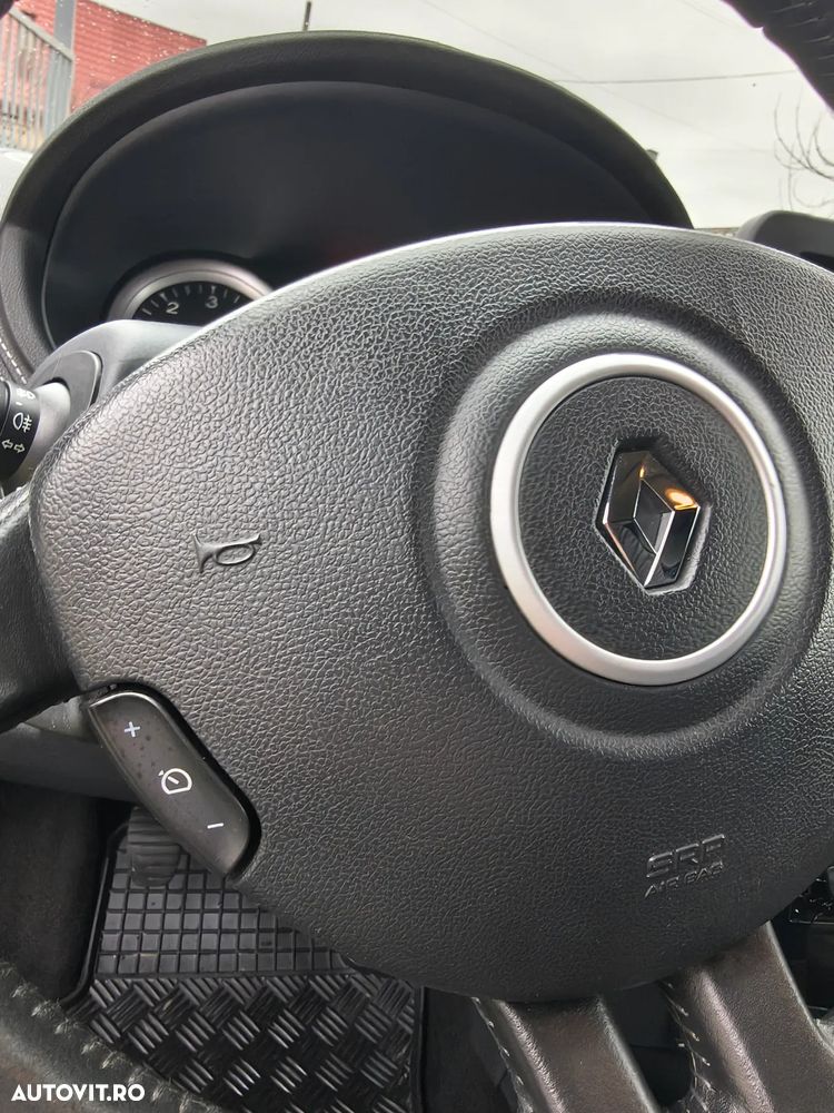 Renault Clio 1.5 dCi 90 FAP Luxe - 17