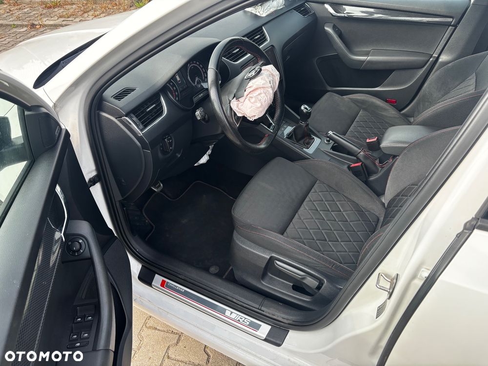 Skoda Octavia 2.0 TDI (Green tec) RS - 19