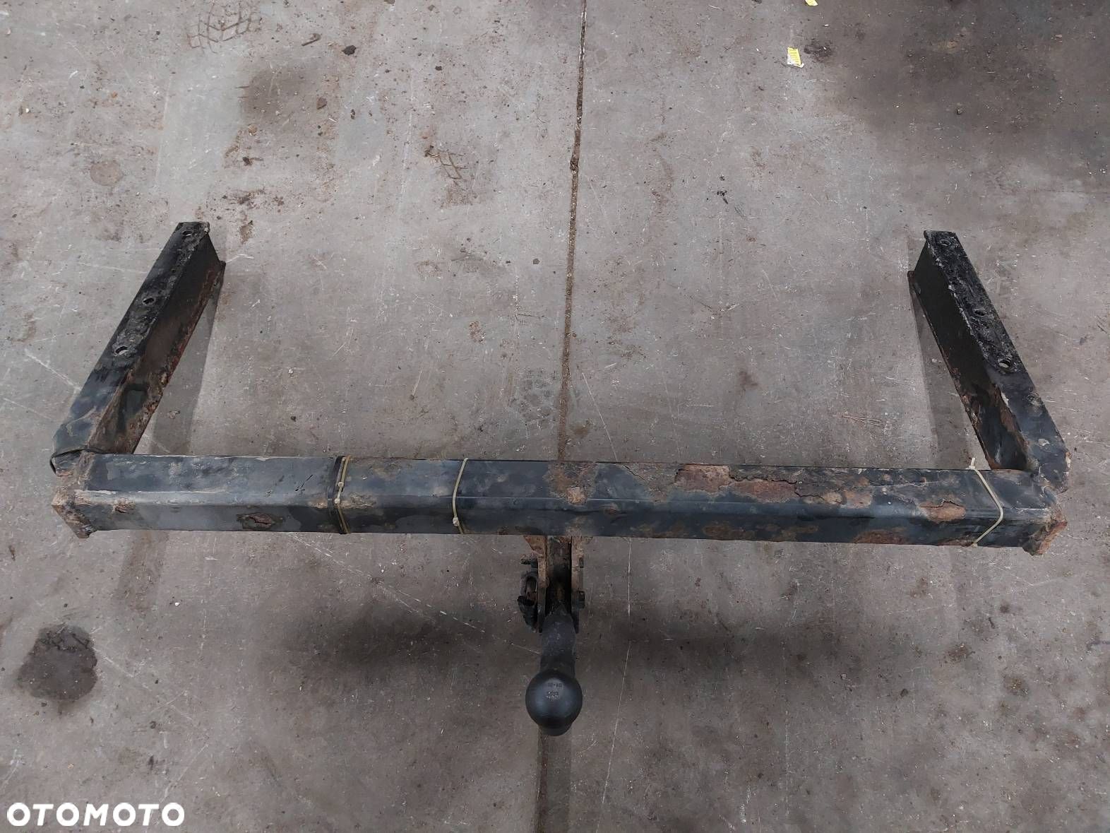 HAK HOLOWNICZY BRAK TABLICZKI VOLKSWAGEN PASSAT B5 KOMBI - 1
