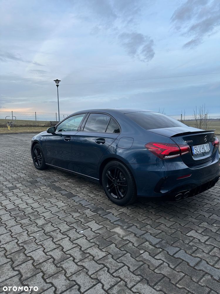 Mercedes-Benz Klasa A 220 4Matic 7G-DCT - 2