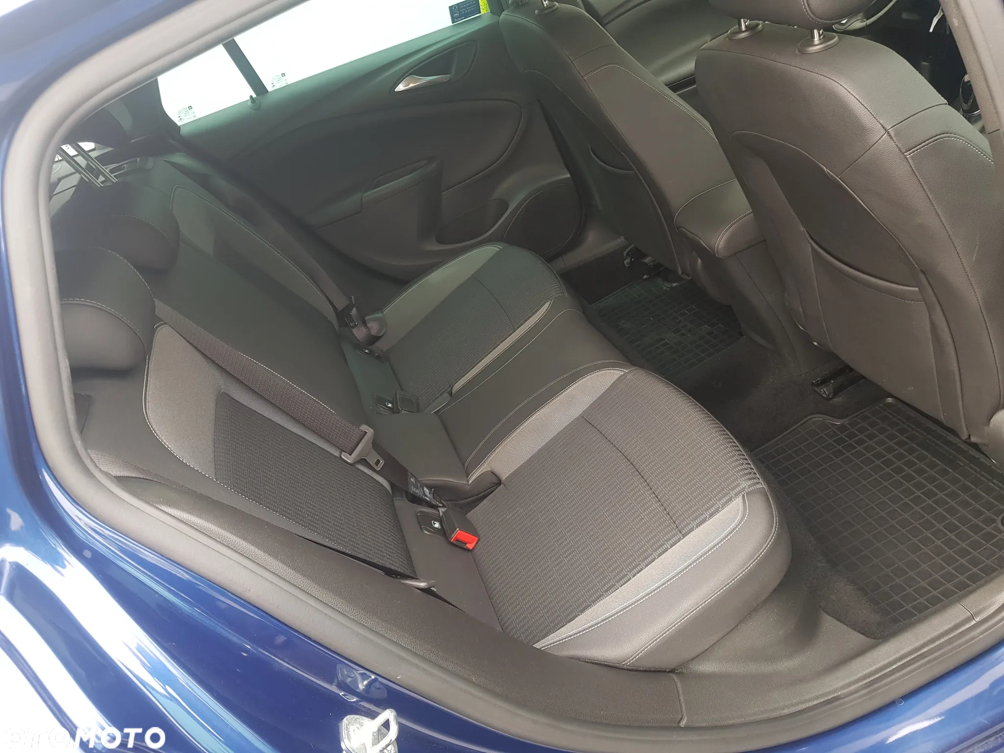 Opel Astra V 1.5 CDTI Elegance S&S - 13