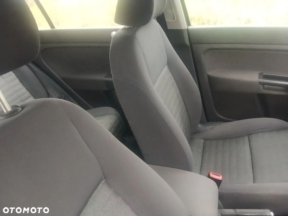 Volkswagen Golf Plus - 18