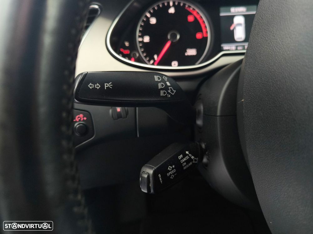 Audi A4 Avant 2.0 TDi Advance - 18
