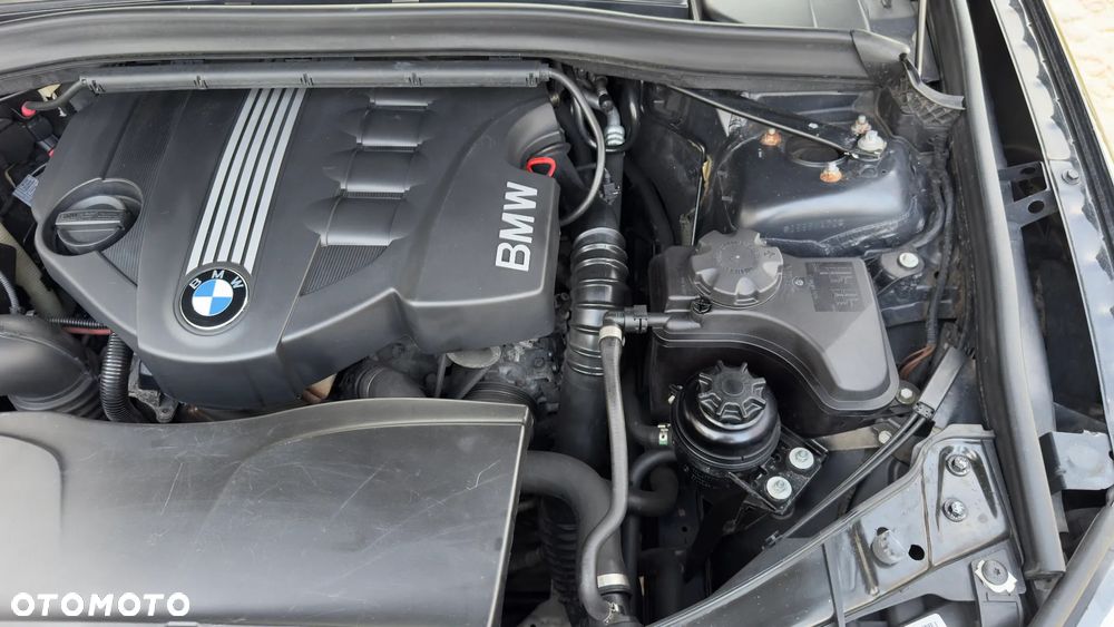 BMW X1 sDrive18d xLine - 25