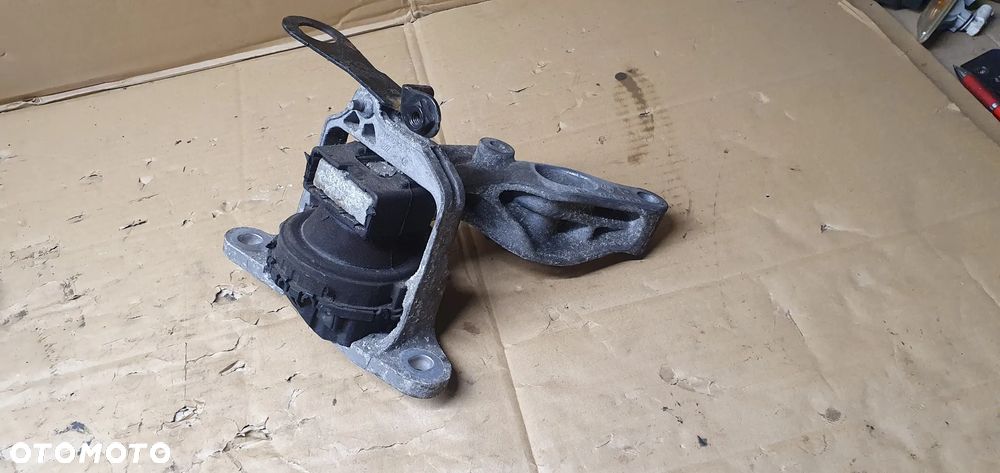 Łapa silnika poduszka Opel Vivaro B Trafic III 1.6 DCI 112101360R - 5