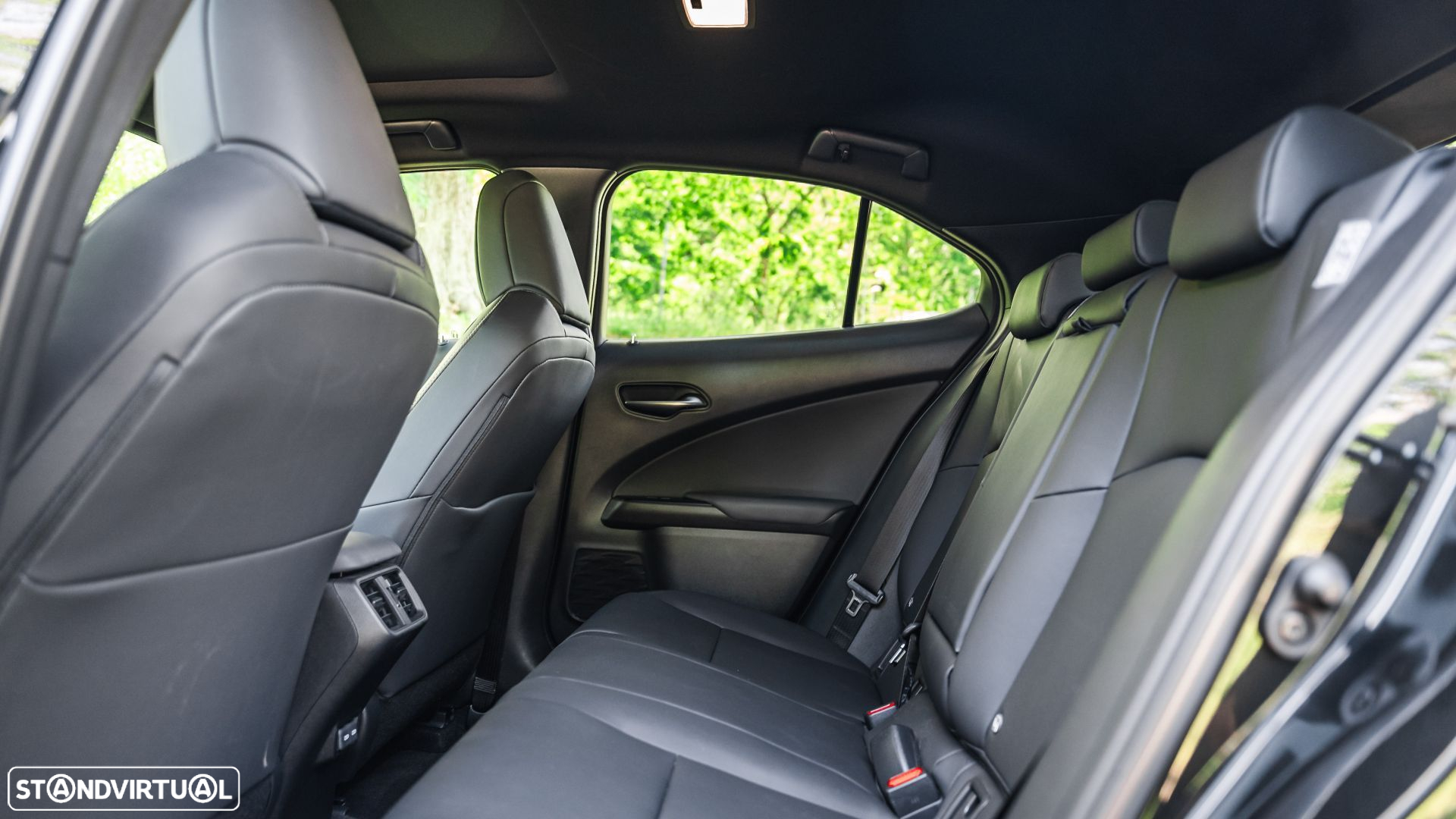 Lexus UX 250h Sport (Ecrã 12.3) - 11