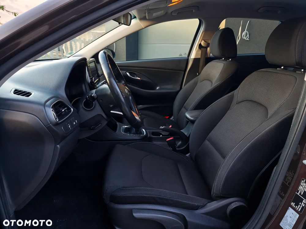 Hyundai i30 1.4 T-GDI Intro Edition - 11