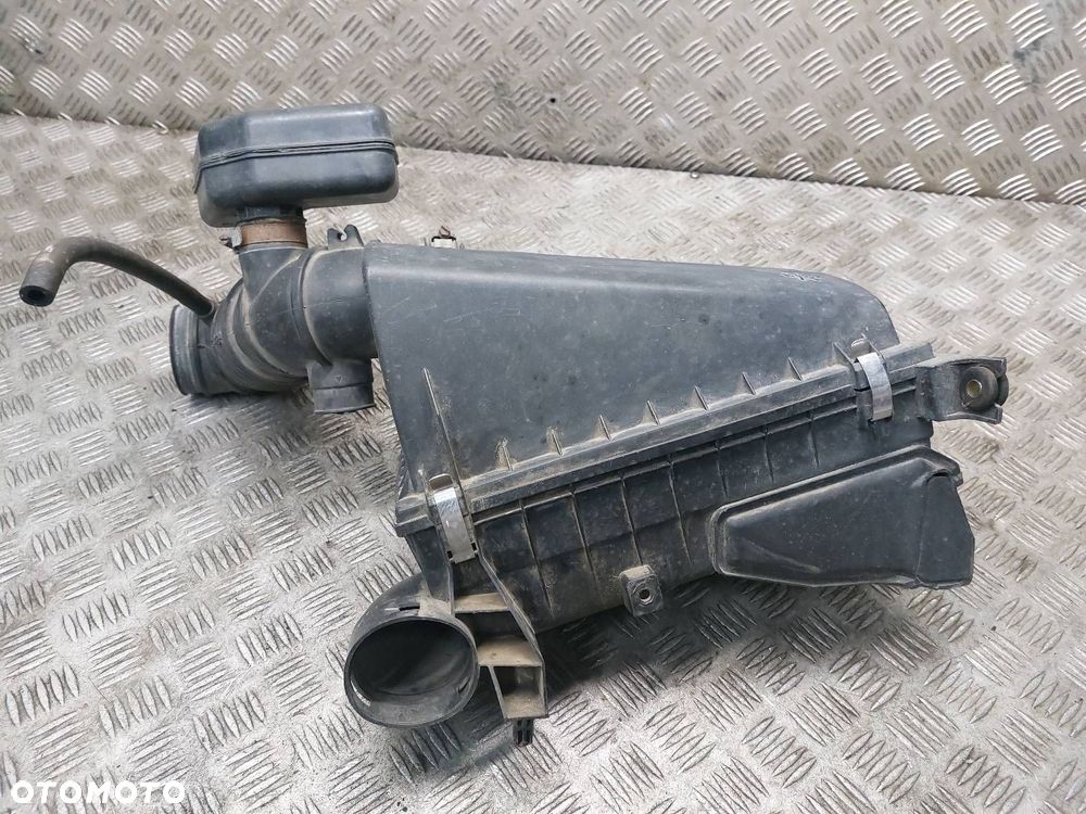 OBUDOWA FILTRA POWIETRZA + RURA DOLOT MITSUBISHI SPACE STAR I 1.6 16V - 2