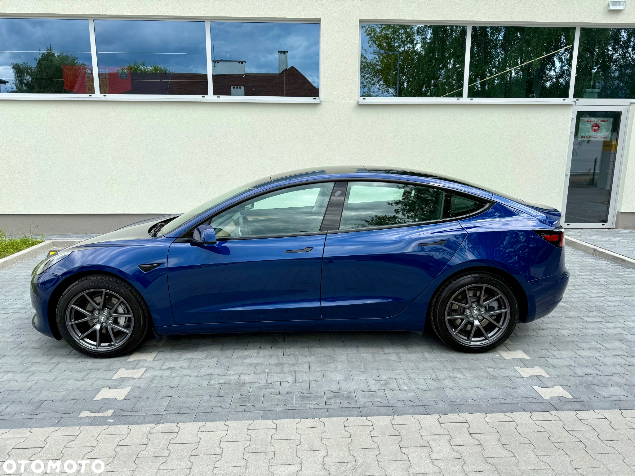 Tesla Model 3 RWD - 4
