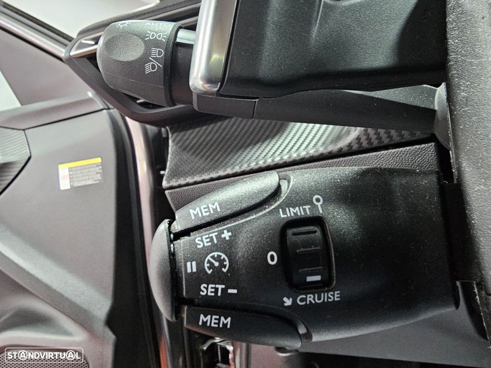 Peugeot 2008 1.5 BlueHDi Active Pack EAT8 - 17