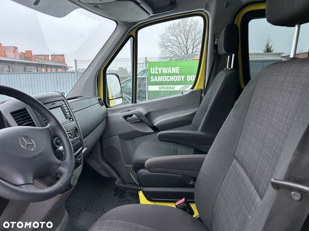 Mercedes-Benz Sprinter - 13