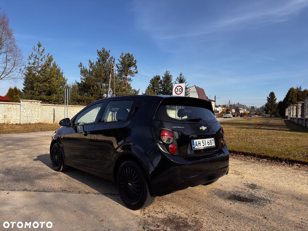 Chevrolet Aveo 1.2 LT - 12