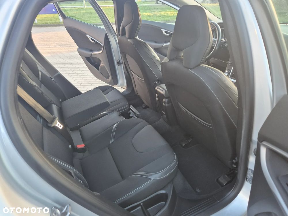 Volvo V40 D2 Inscription - 32