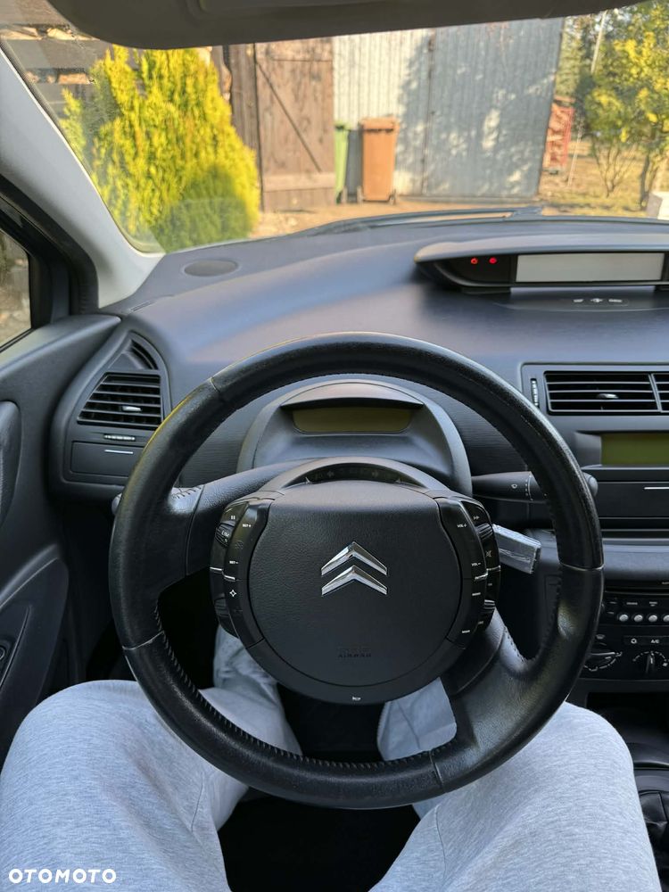 Citroën C4 1.6 HDi FAP Confort - 10