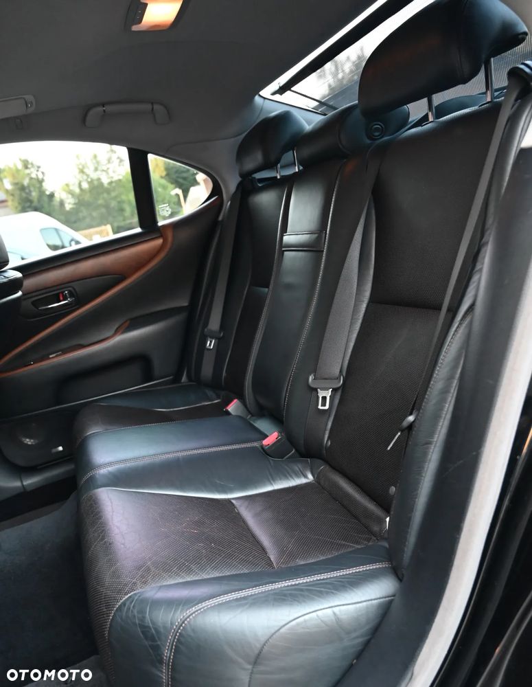 Lexus LS - 34
